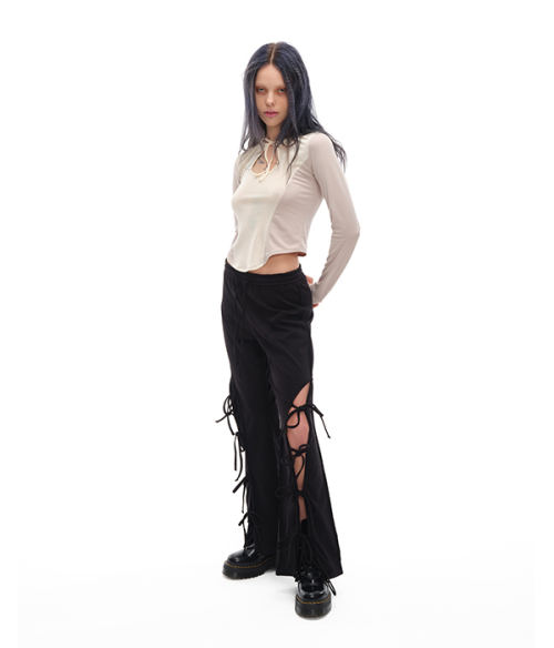 CUT OUT SHIRRING LONG SLEEVE_CREAM