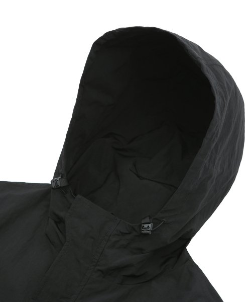 Ветровка с мультикарfieldанами (Black)