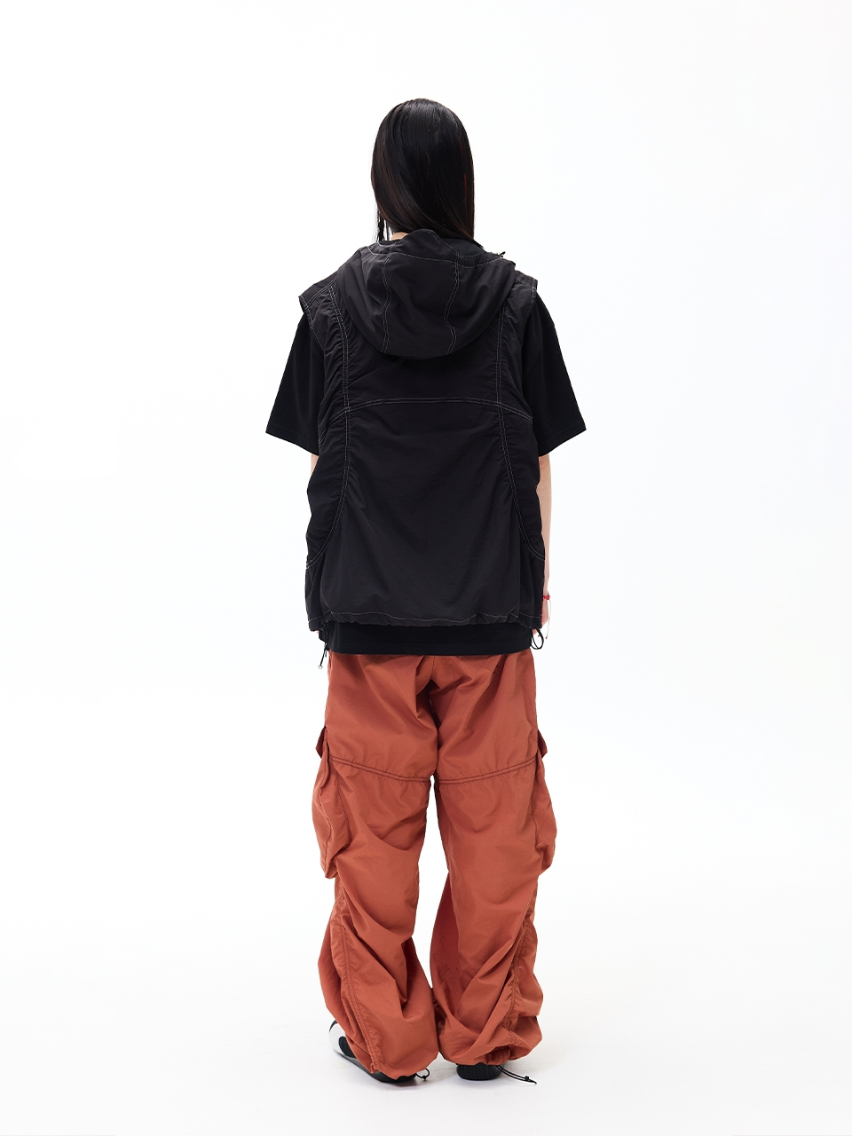 GLOSSY HOOD VEST BLACK 상세 이미지 12