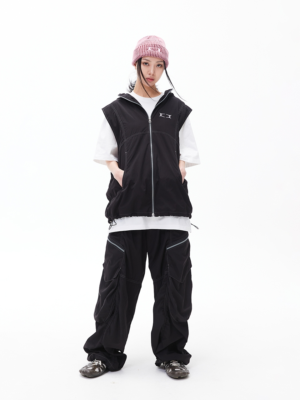 GLOSSY HOOD VEST BLACK 상세 이미지 6