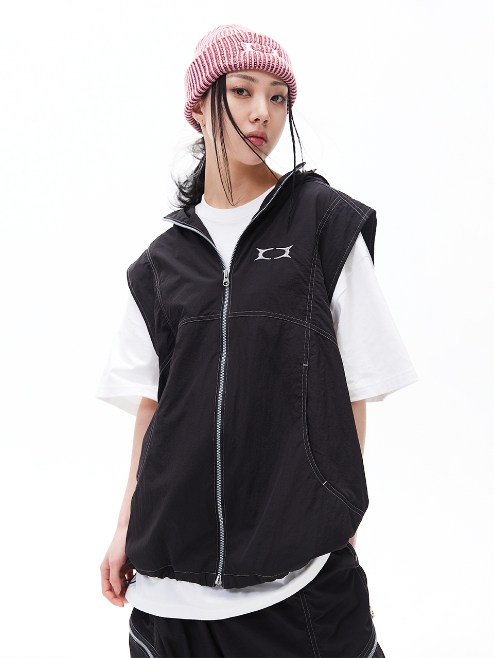 GLOSSY HOOD VEST BLACK 상세 이미지 8