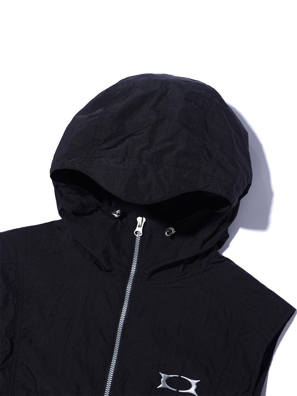 GLOSSY HOOD VEST BLACK 상세 이미지 18