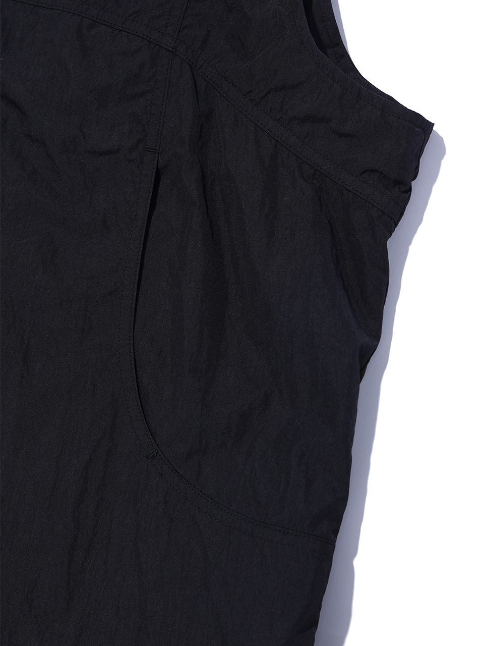 GLOSSY HOOD VEST BLACK 상세 이미지 20