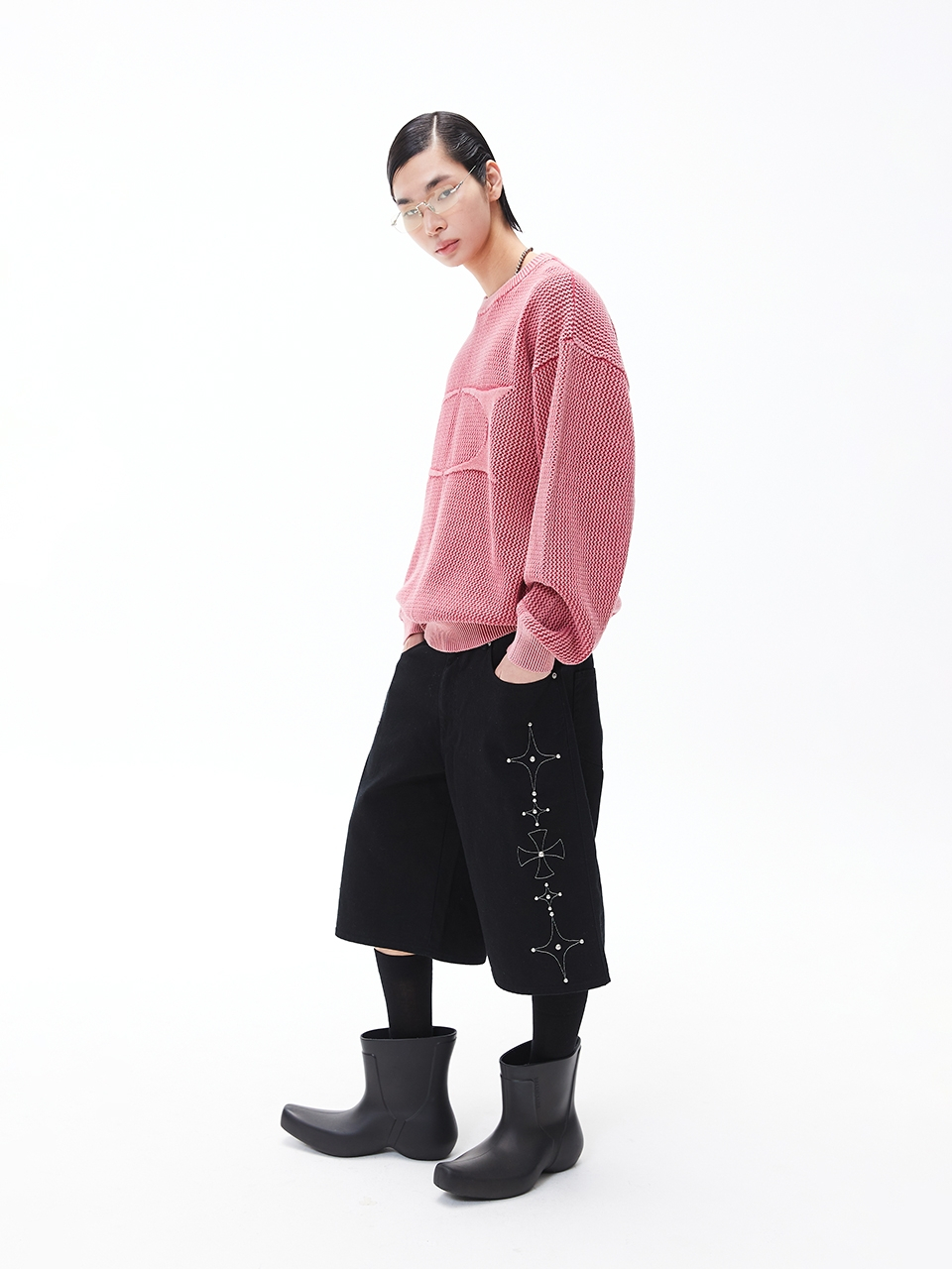 [CRITIC]GOTHIC TWILL BERMUDA PANTS/追跡付 MUSINSA | CRITIC GOTHIC TWILL BERMUDA PANTS BLACK