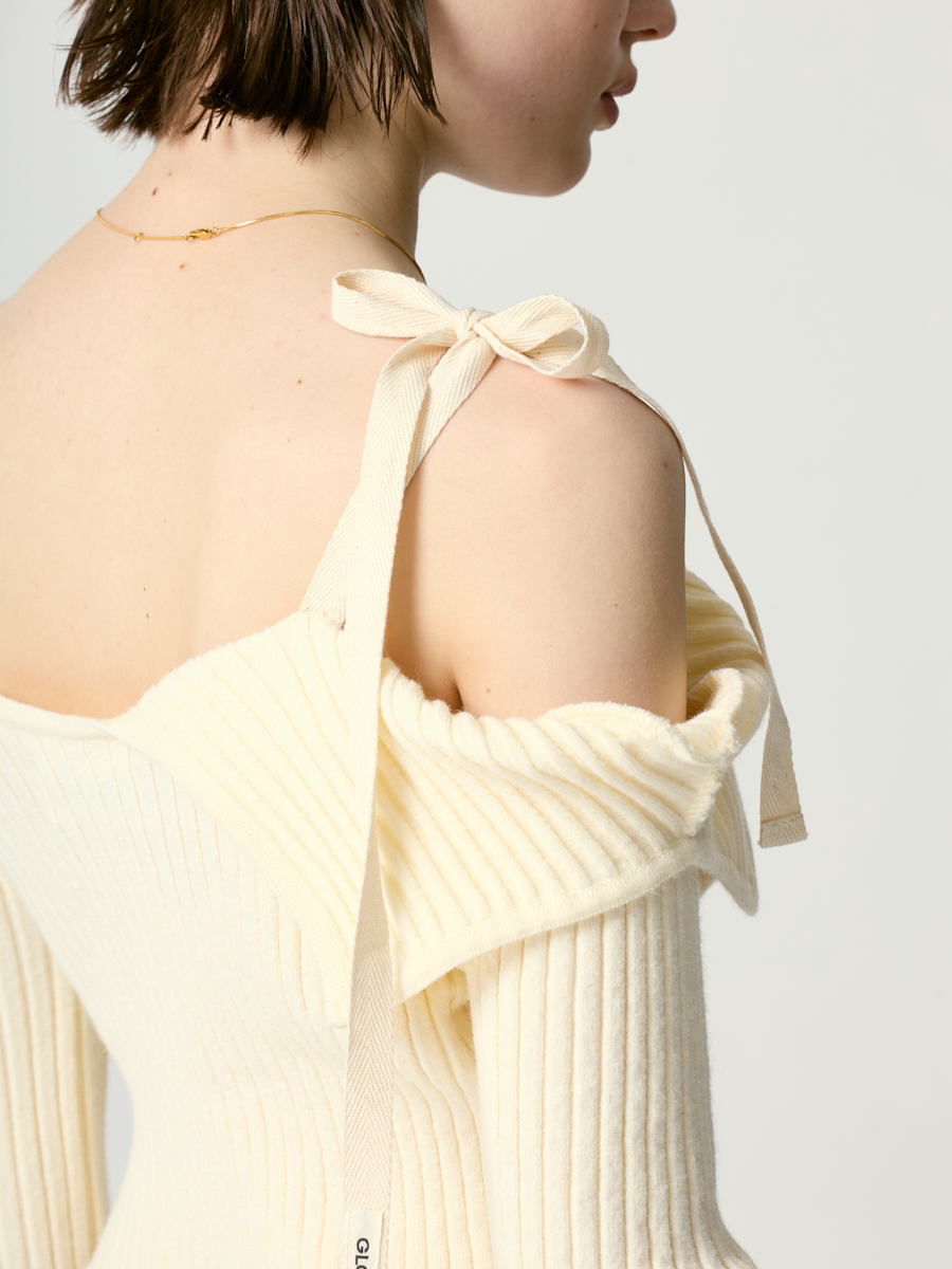 MUSINSA | GLOWNY ISA ASYMMETRICAL KNIT TOP (CREAM)
