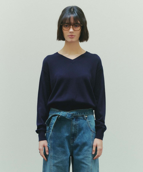v-neck reverse detail трикотаж темно-синий