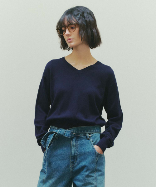 v-neck reverse detail трикотаж темно-синий