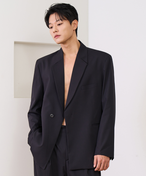 ESSENTIAL HIDDEN BUTTON SINGLE BLAZER (черный)