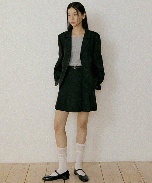 three button short jacket-черный