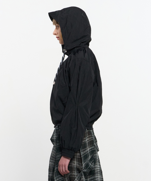 Горловина Shirring Hooded Ветровка _ Черный