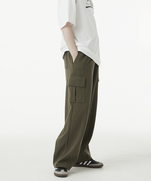 Широкие спортивные штаны карго с защипом в цвете KHAKI