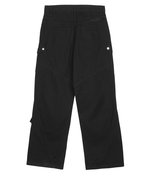 Slant Pleats Multi Cargo Pants_Black
