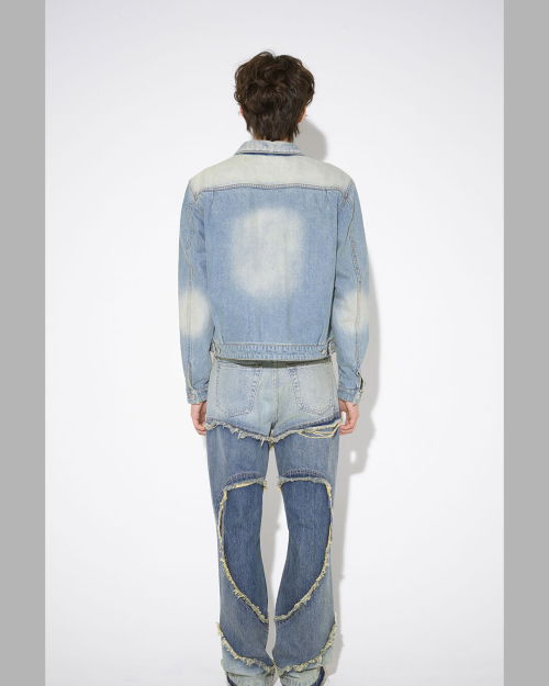 RIPPED OFF POCKET STUD DENIM JACKET (WASHED BLUE)
