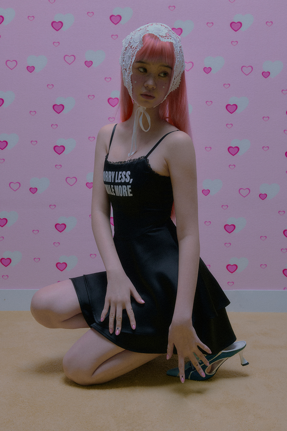 ワンピース YOUHEE LETTERING SATIN FLARE MINI DRESS BLACK MUSINSA | YOUHEE LETTERING SATIN FLARE MINI DRESS BLACK
