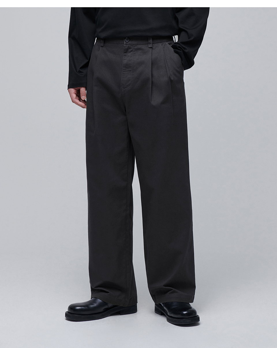 パンツ ALOUND TWO TUCK TAPERED CHINO PANTS Nylon Chino Tuck tapered pants in green - And Wander | Mytheresa