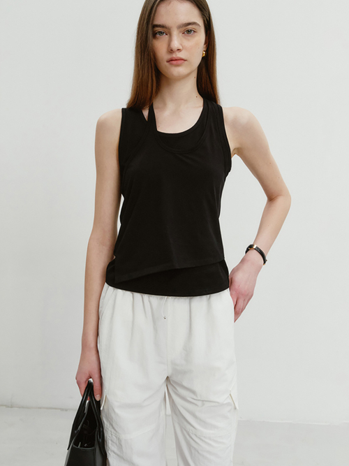 LAYERED SLEEVELESS TOP BLACK_UDTS4B230BK
