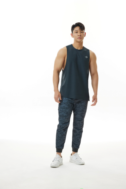 Бесшовная майка muscle fit SLV soft BLACK