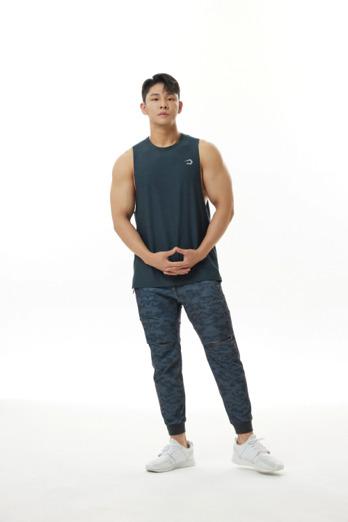 Бесшовная майка muscle fit SLV soft BLACK