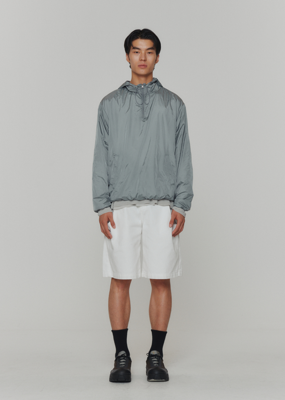 아모멘토(AMOMENTO) GLOSSY NYLON HALF ZIP-UP JUMPER (3COLORS