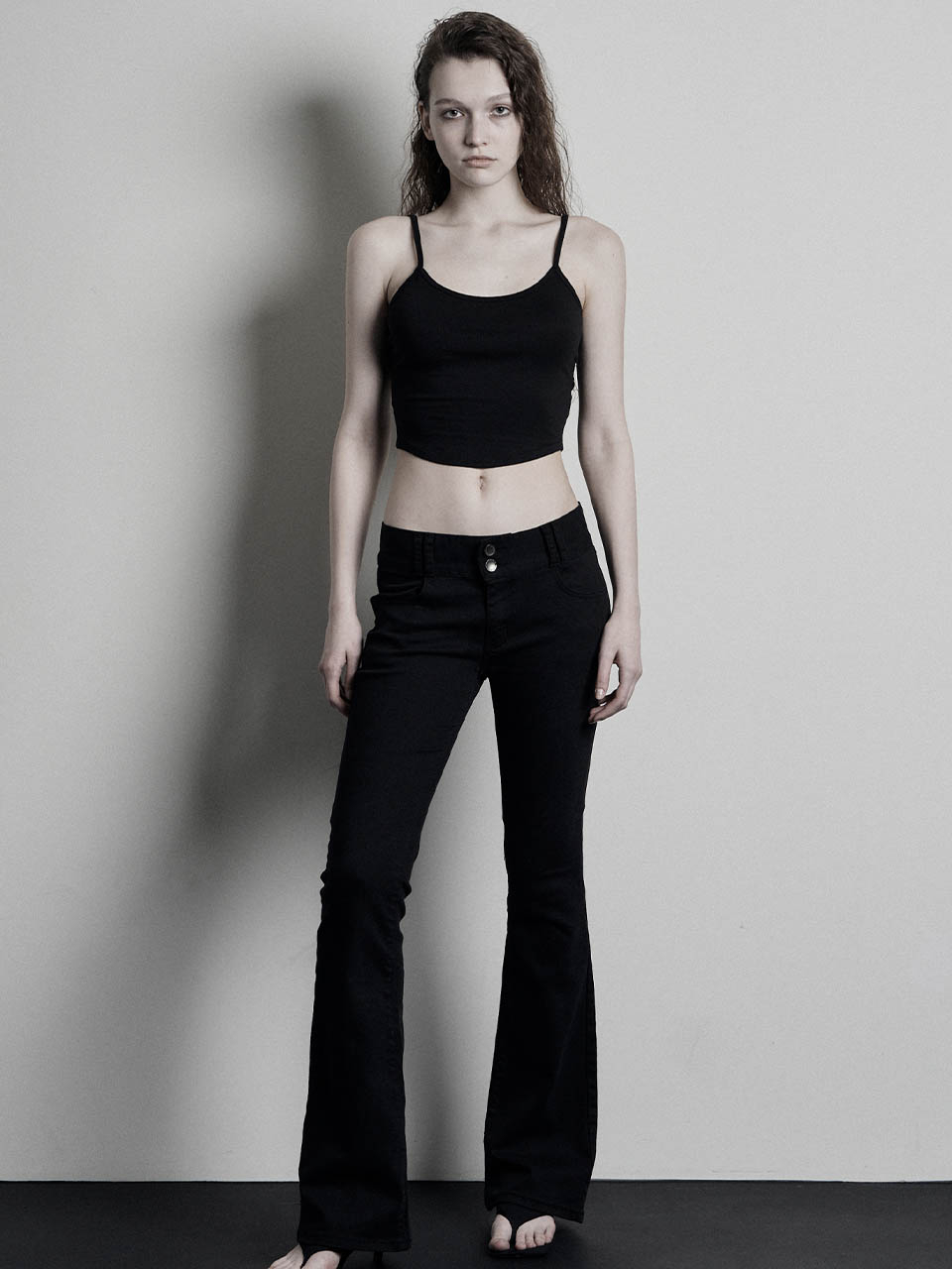 보헤미안 서울(BOHEMSEO) TWO BUTTON BOOTCUT JEAN, BLACK 보헤미안 서울(BOHEMSEO) TWO BUTTON BOOTCUT JEAN, BLACK