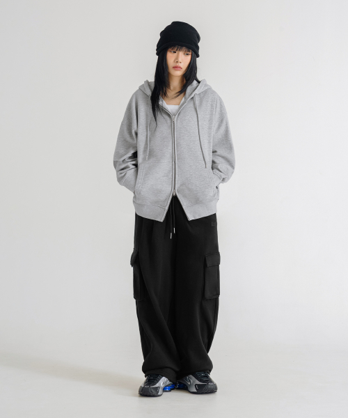 ONE-TUCK WIDE CARGO SWEAT PANTS [BLACK]