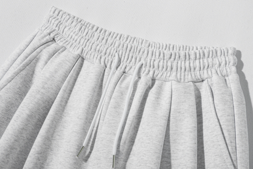 Спортивные бермуды с двумя защипами White Melange