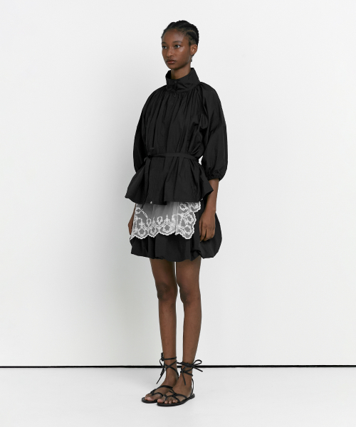 SHEER SHIRRING ZIP UP [BLACK]