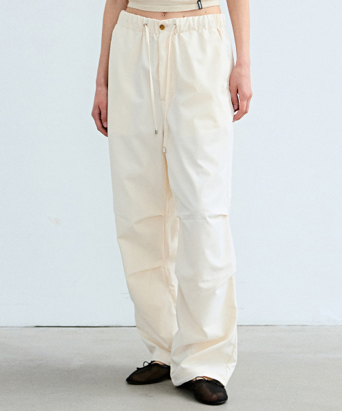 MINIMAL PARACHUTE PANTS CREAM