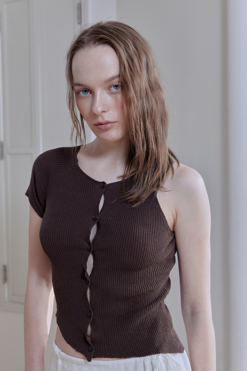 ASYMMETRIC SLEEVE KNIT CARDIGAN (BROWN)