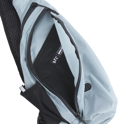 UL Bota Sling Bag 3L – Glacier Blue