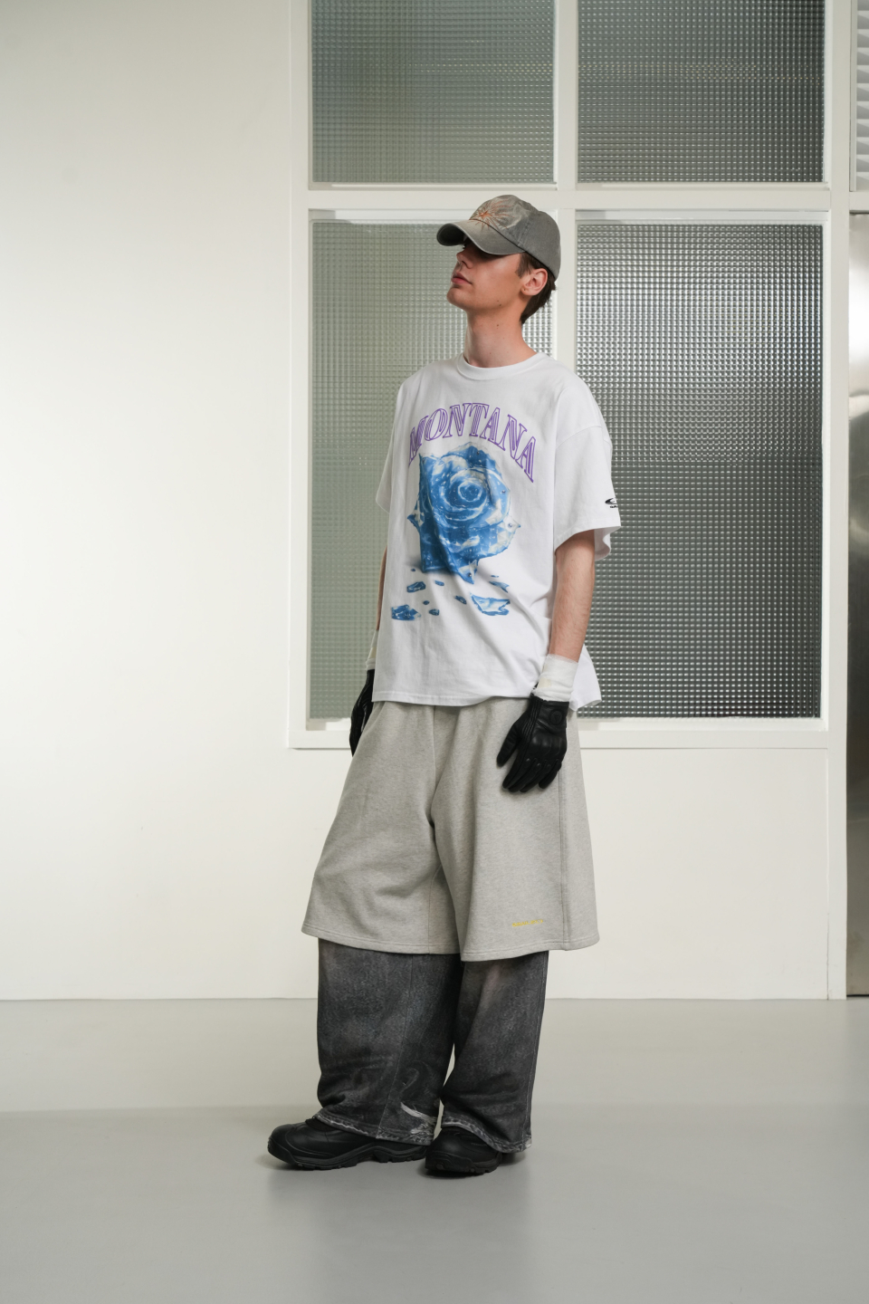 ★韓国の人気★【GRAILZ】★BROKEN ROSE T-SHIRTS★ MUSINSA | GRAILZ BROKEN ROSE T-SHIRTS [WHITE]