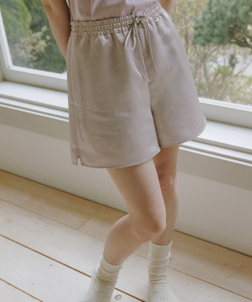 LOOSE SATIN SHORTS_2COLOR