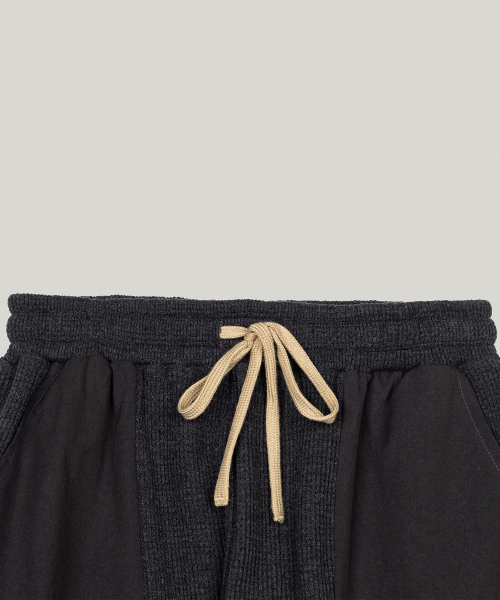 Round Panel Jogger Pants [CHARCOAL]