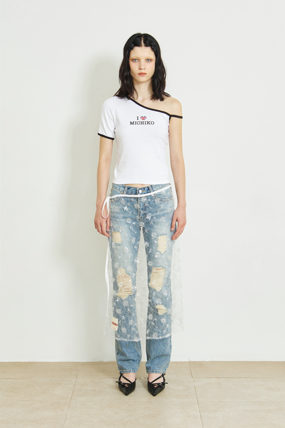 【MICHIKO LONDON】◆HEART UNION JACK UNBALANCE TOP◆大人気◆ MUSINSA | MICHIKO LONDON Heart Union Jack Unbalanced Top White