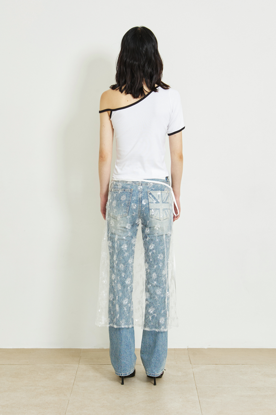【MICHIKO LONDON】◆HEART UNION JACK UNBALANCE TOP◆大人気◆ MUSINSA | MICHIKO LONDON Heart Union Jack Unbalanced Top White