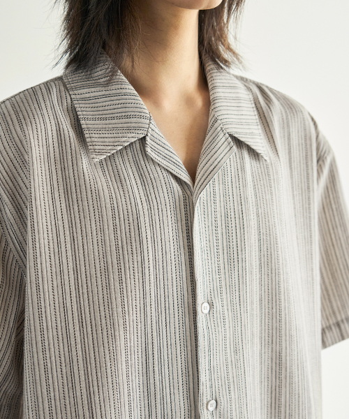 LINEN PENCIL STRIPE OPEN COLLAR HALF SHIRT [OATMEAL]