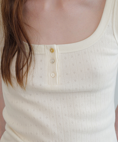 Eyelet button sleeveless (ivory)