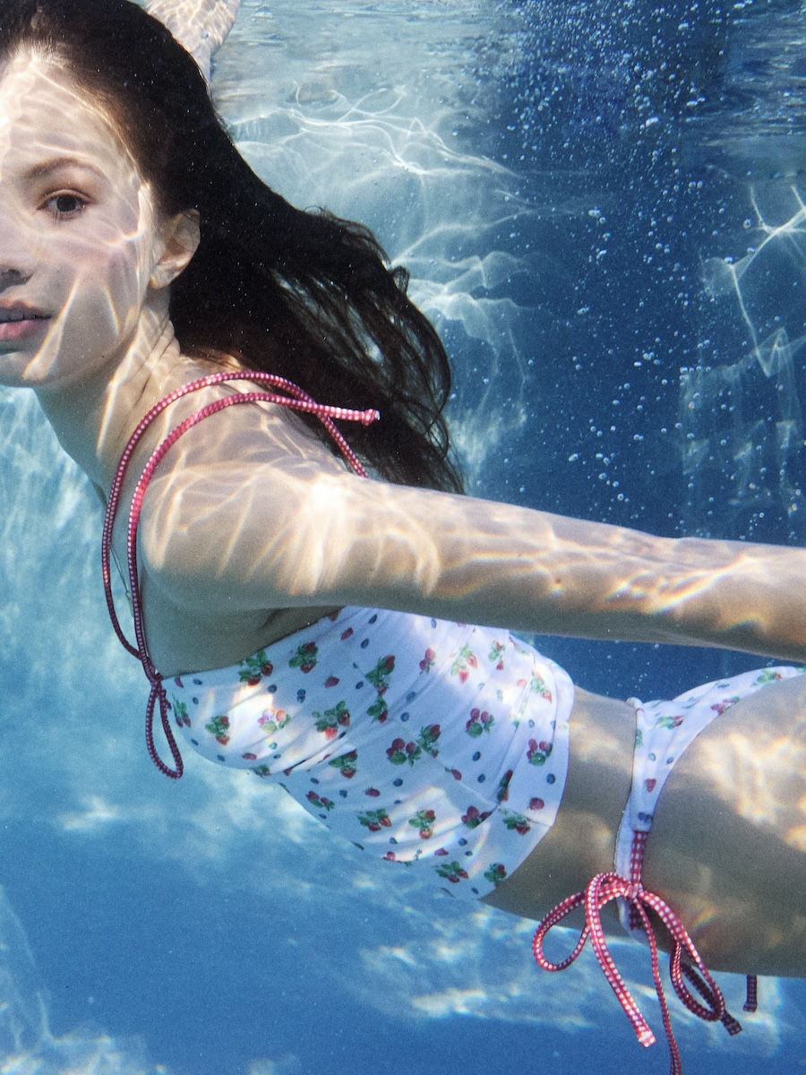 韓国人気 新作水着 チューブトップ [GLOWNY] BANDEAU SWIM TOP MUSINSA | GLOWNY BANDEAU SWIM TOP (MIX BERRY)