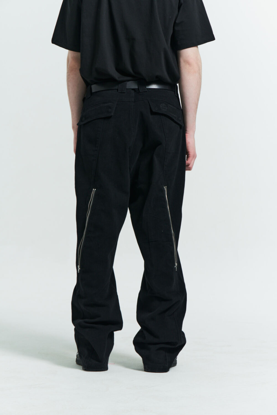 플라스틱프로덕트(PLASTICPRODUCT) MPa WAVE ZIPPER PANTS (BLACK