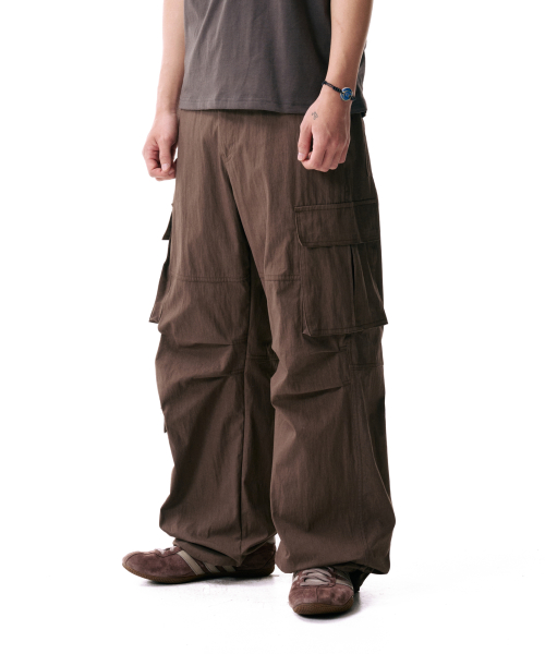 Textured Side Pocket Cargo Pants (Brown)