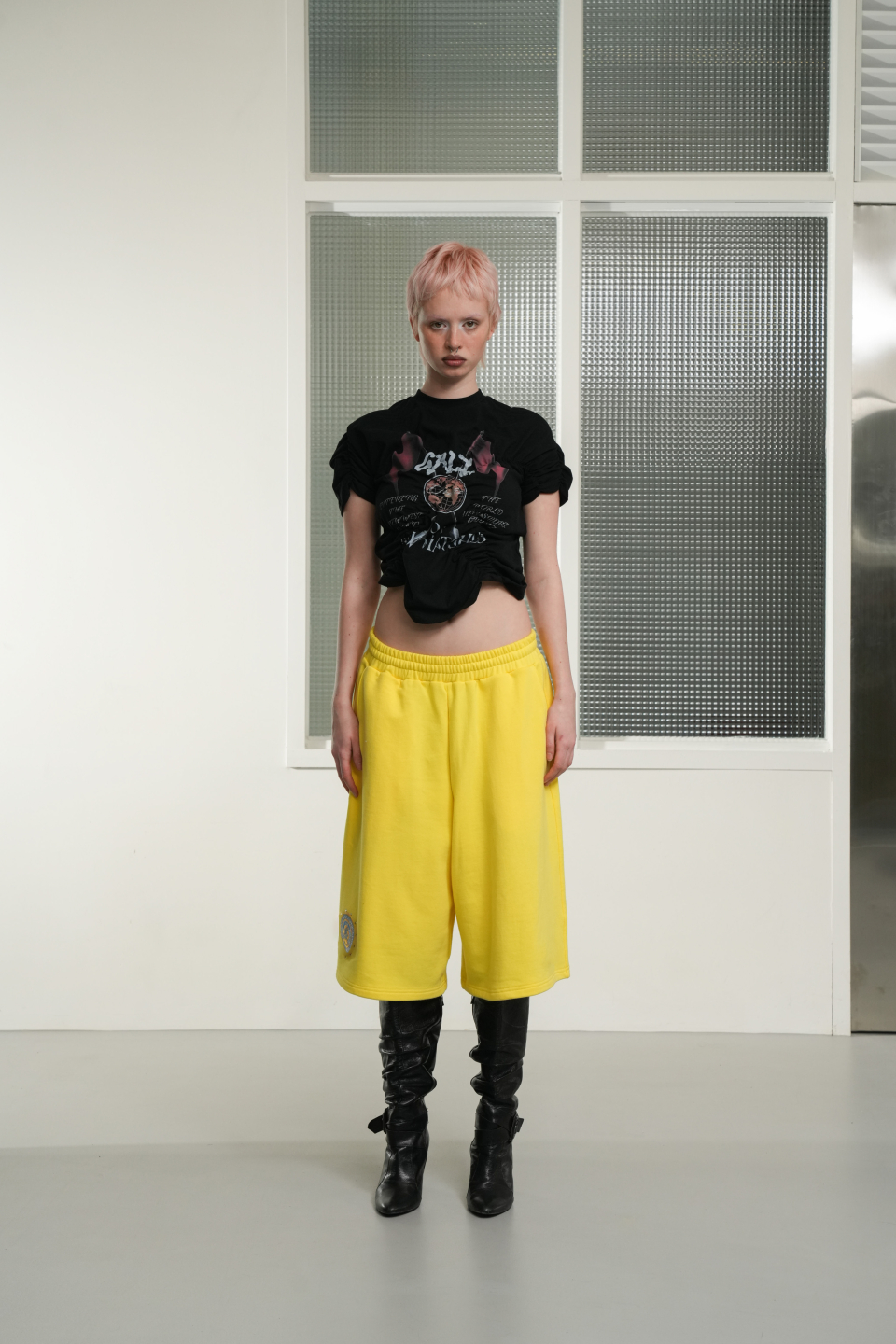 MUSINSA | GRAILZ ROSE EMBLEM BERMUDA SWEATPANTS [YELLOW]