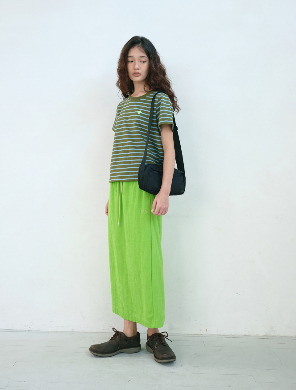 MUSINSA公式 | ENZO BLUES Easy Luster Cross Bag (Black)