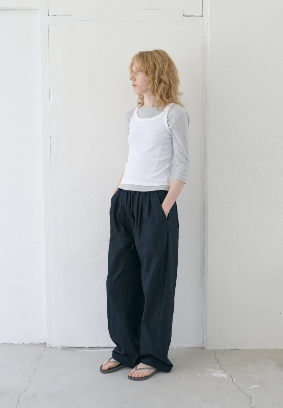 MUSINSA | POSZER Pleated string pants (navy)