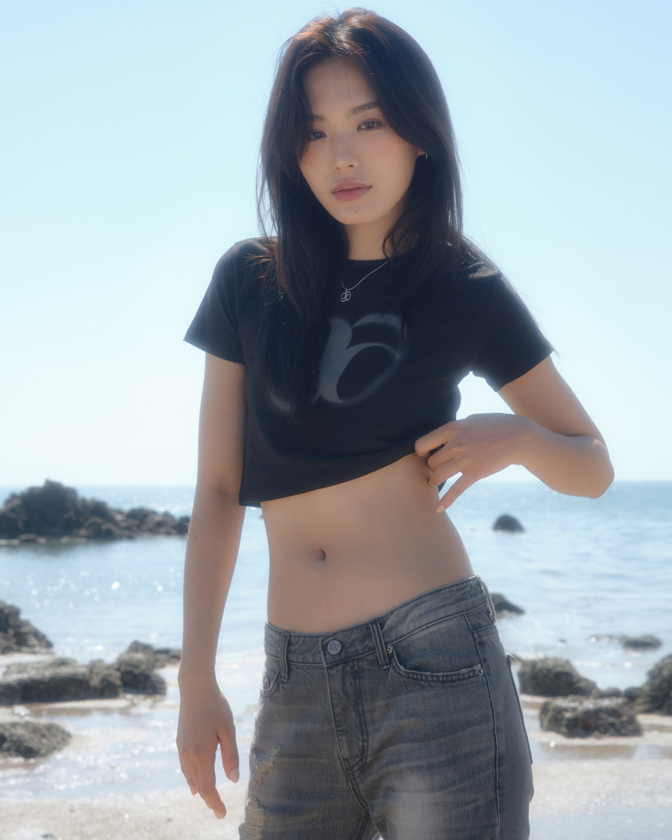 MUSINSA | ASON HOLIDAY CROPPED T-SHIRT / BLACK