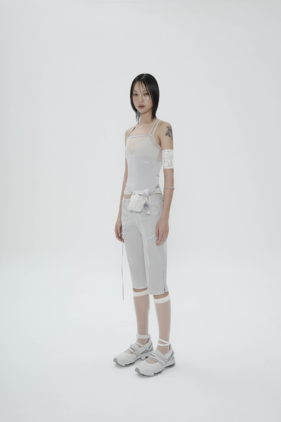 Ojos ダブルストラップキャミソール チャコール MUSINSA公式 | OJOS Double Strap Camisole / Beige