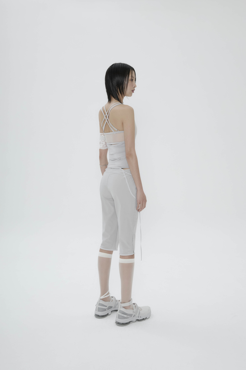 오호스(OJOS) Strap Trimming Capri Pants / Grey - 사이즈