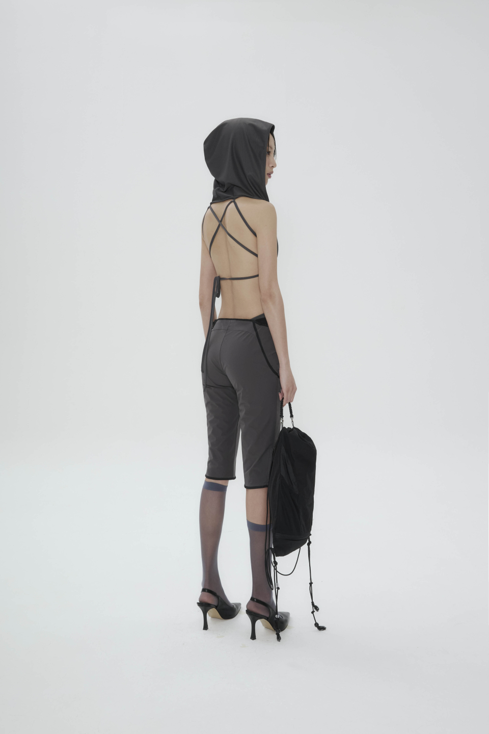 MUSINSA | OJOS Strap Trimming Capri Pants / Charcoal