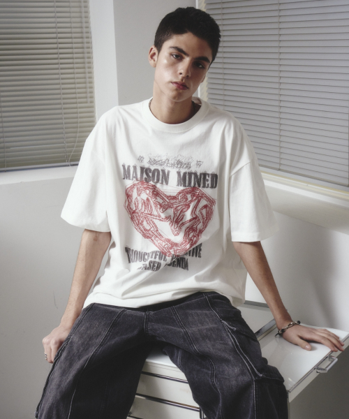 DOODLE HEART HALF T WHITE RED