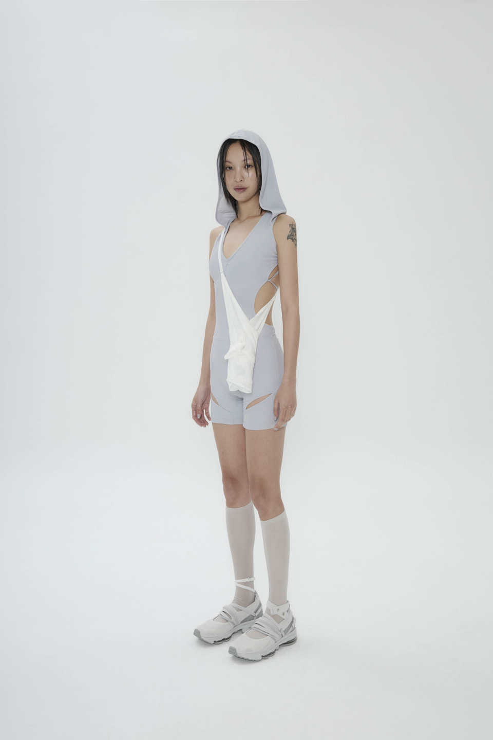 【OJOS】Thigh Slit Hoodie Monokini MUSINSA | OJOS Thigh Slit Hoodie Monokini / Grey