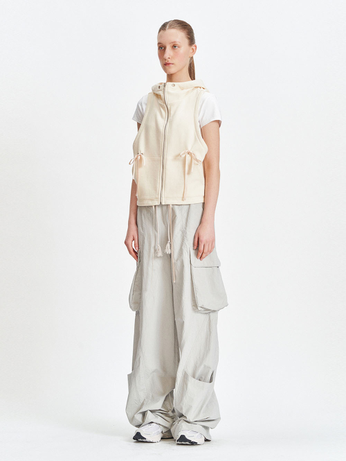 LACED UP VEST [IVORY]